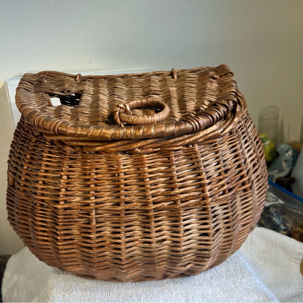 Vintage Antique Wicker Fly Fishing Creel Basket Unmarked
